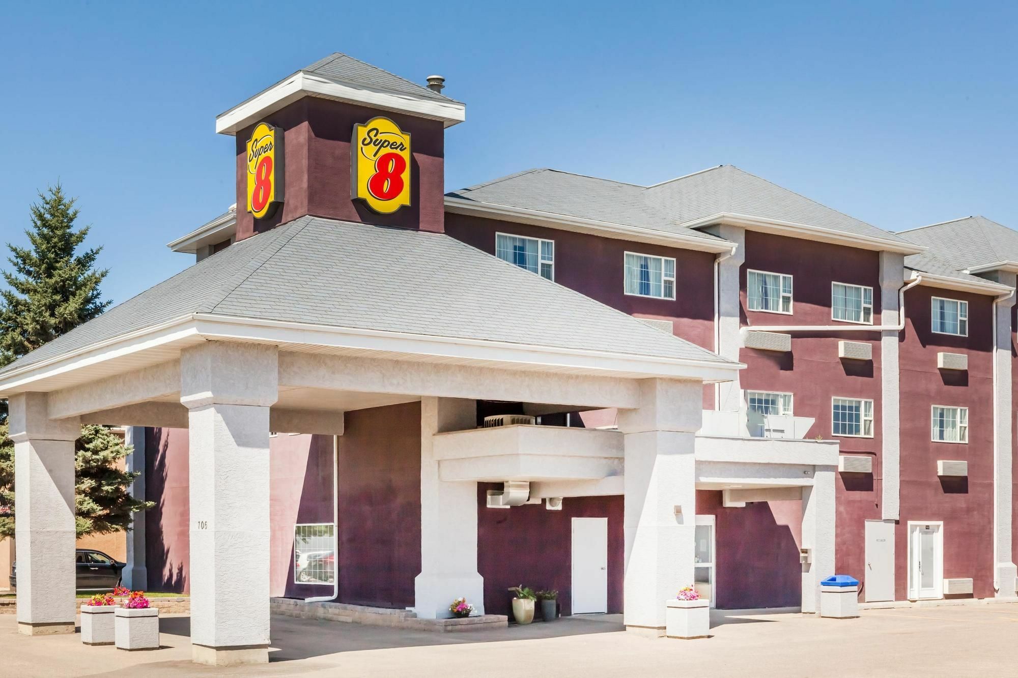 Super 8 By Wyndham Saskatoon Near Saskatoon Airport Exterior foto